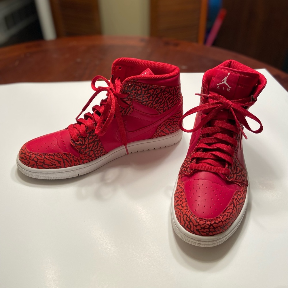 Air Jordan 1 Retro High ‘Red Elephant’